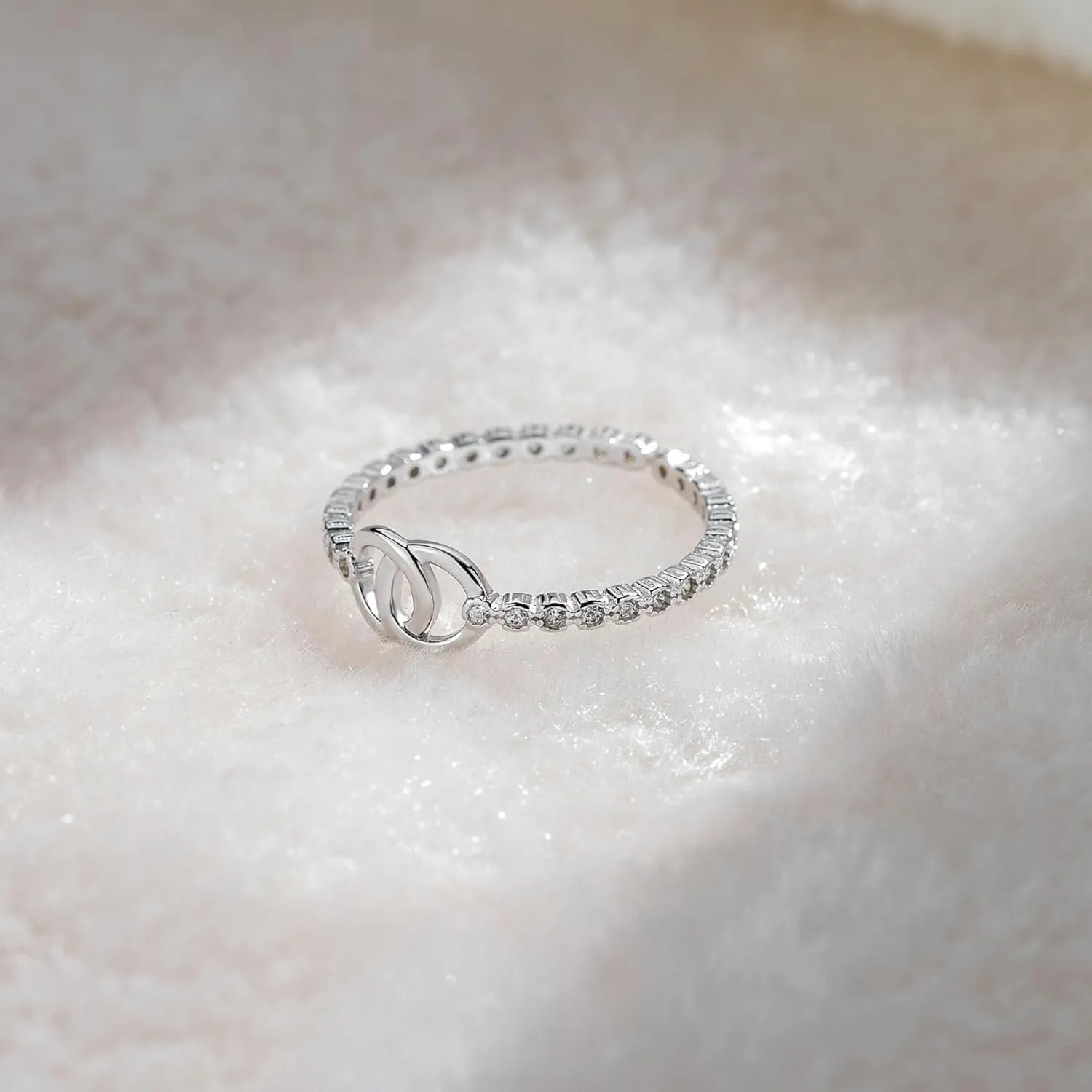 925 Sterling Silver Band Ring For Women Infinity Circular Interlocked Ring Zircon Link Finger Ring Eternity Promise Ring For Couple Wedding Statement Ring Jewelry Gifts for Her