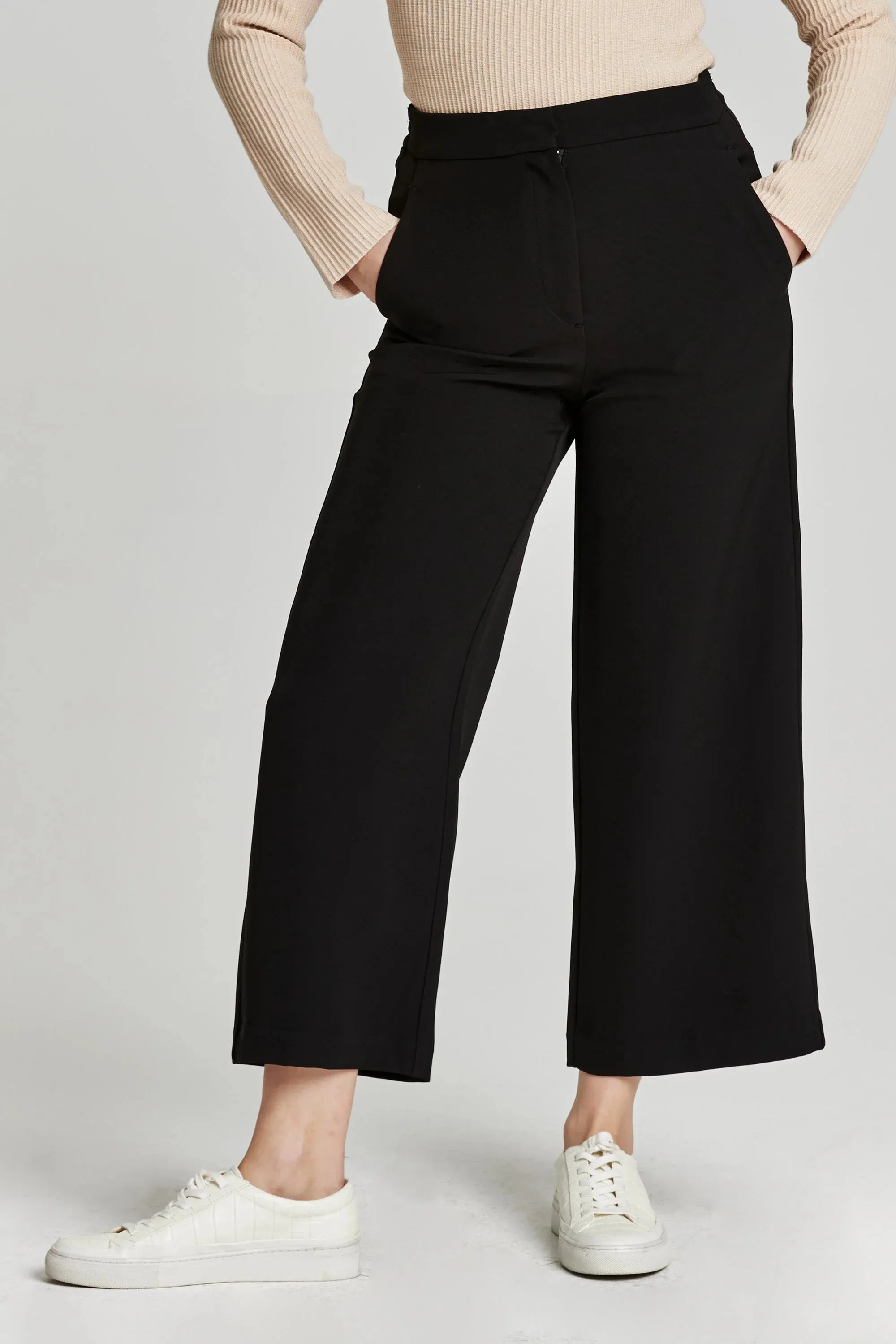 denali high rise wide leg crop pant