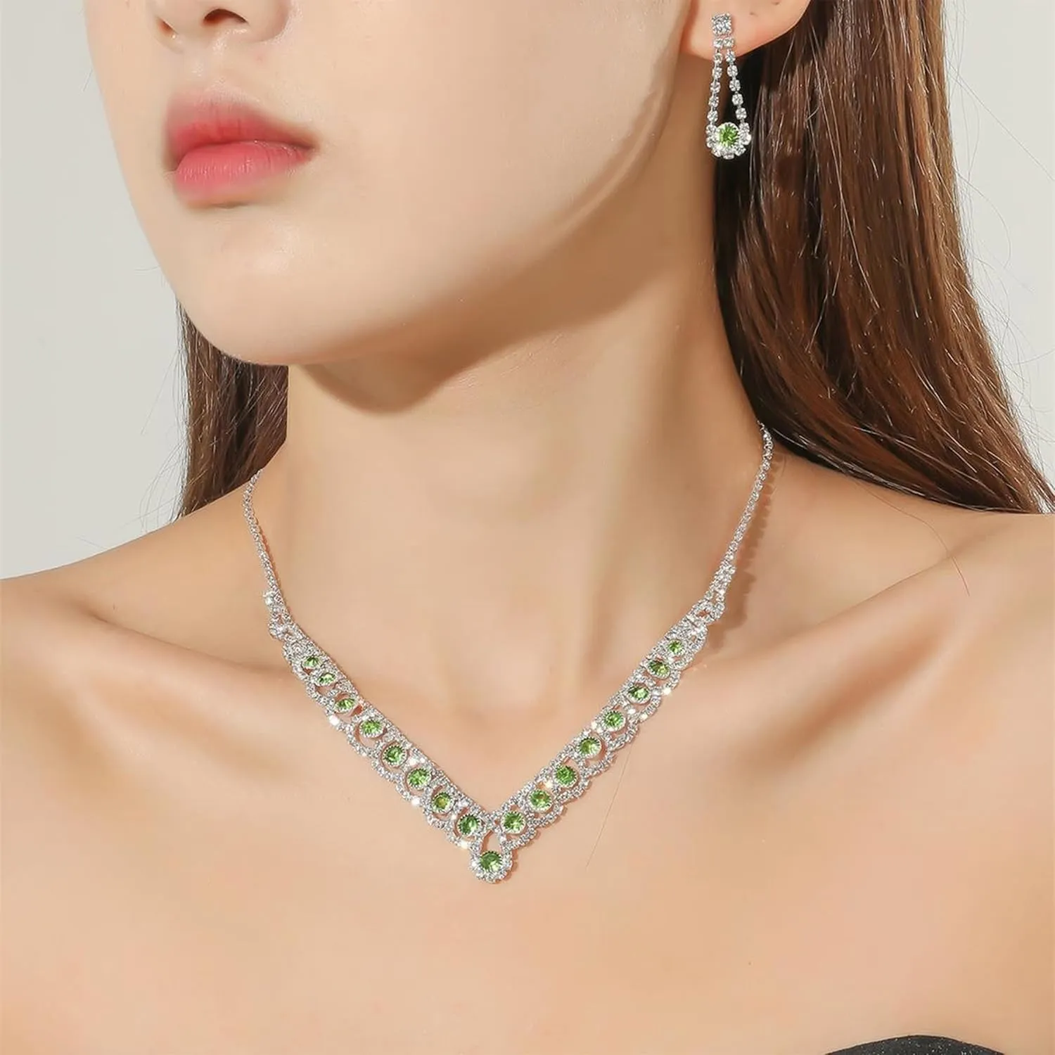 HUASAI Silver Jewelry Set Wedding Jewelry Sets for Brides Bridesmaid Crystal Necklace and Earrings Set Formal Prom Accessories for Wedding Day Costume Jewelry for Women