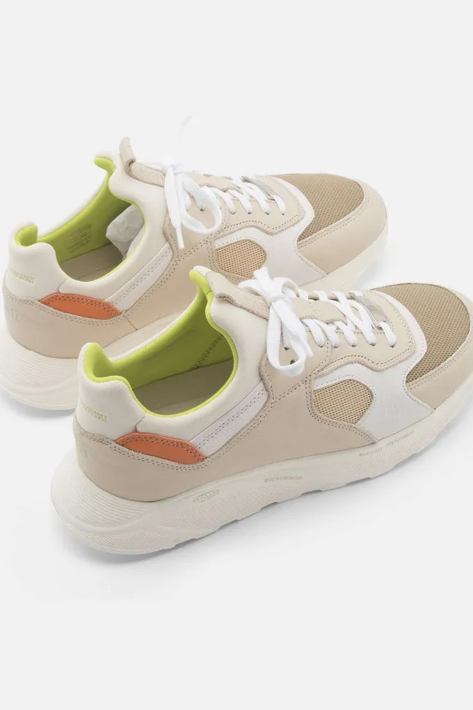 LARCH Sneaker milkshake