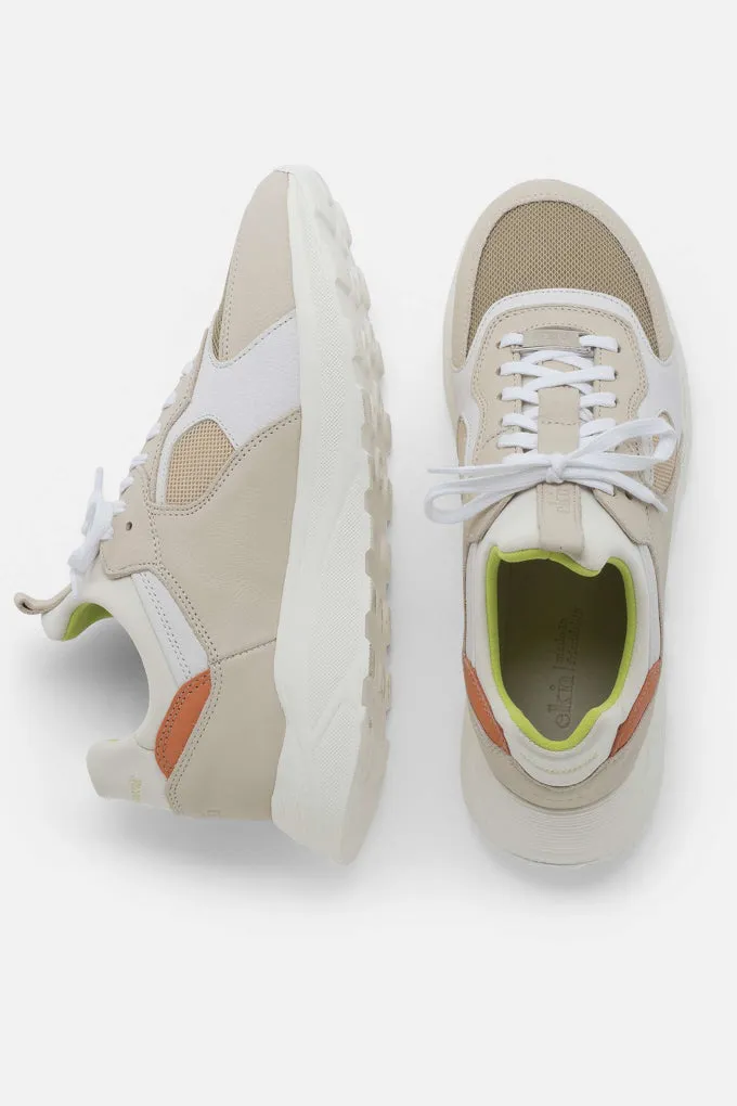 LARCH Sneaker milkshake