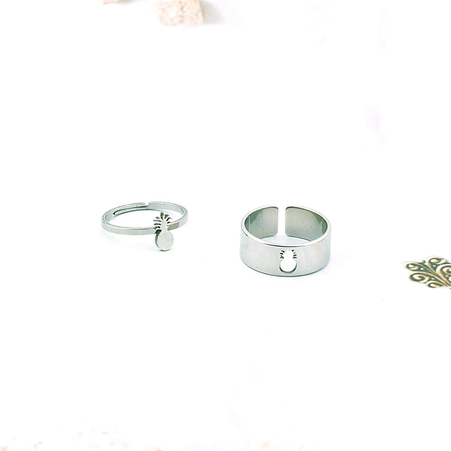 Matching Pineapple Couple Rings Tropical Stainless Steel Jewelry Set for Couples Symbol of Everlasting Love Friendship Hypoallergenic Unisex Gift for Wedding Valentine's Anniversary