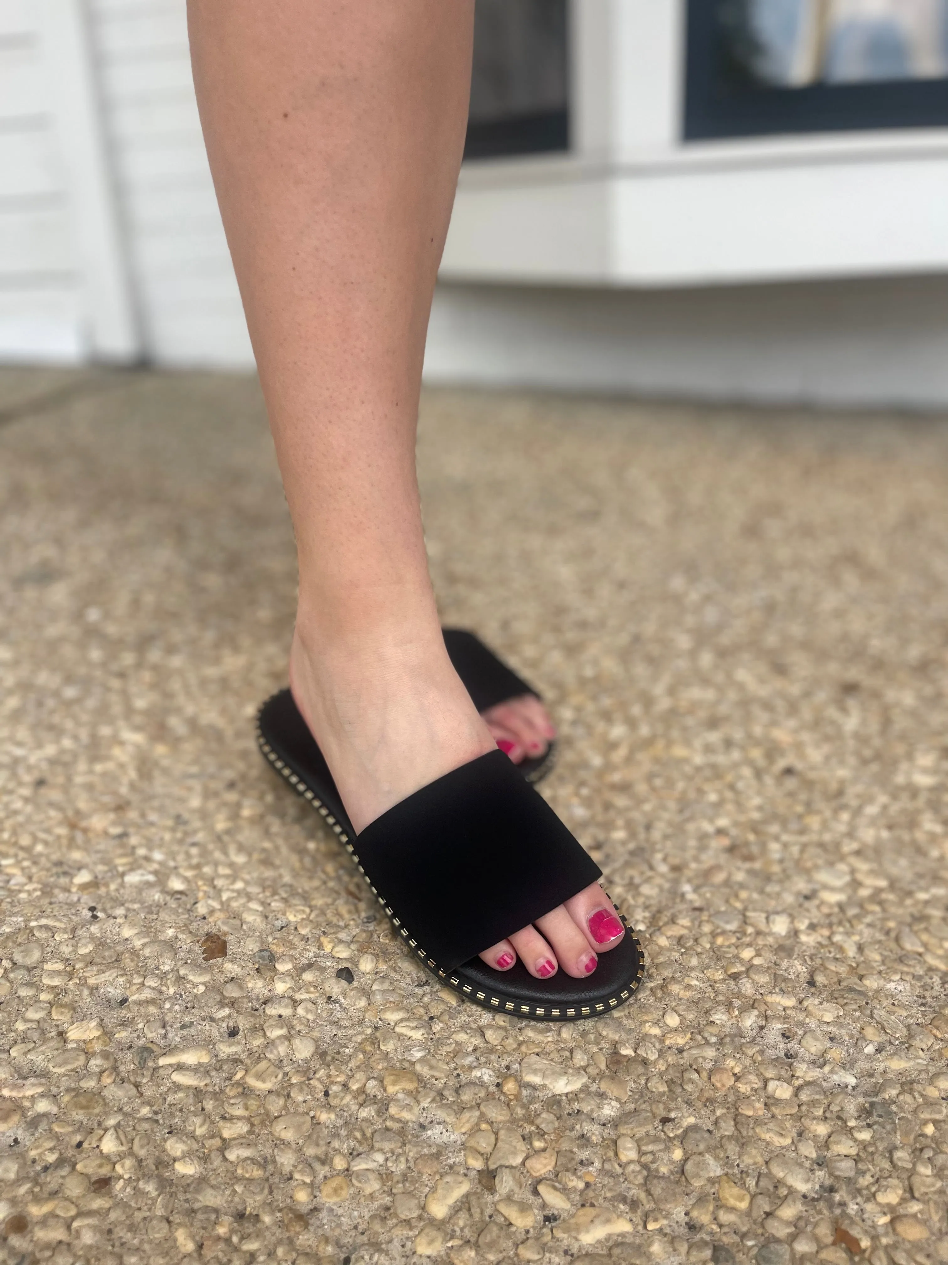 Micah Sandal/ Black
