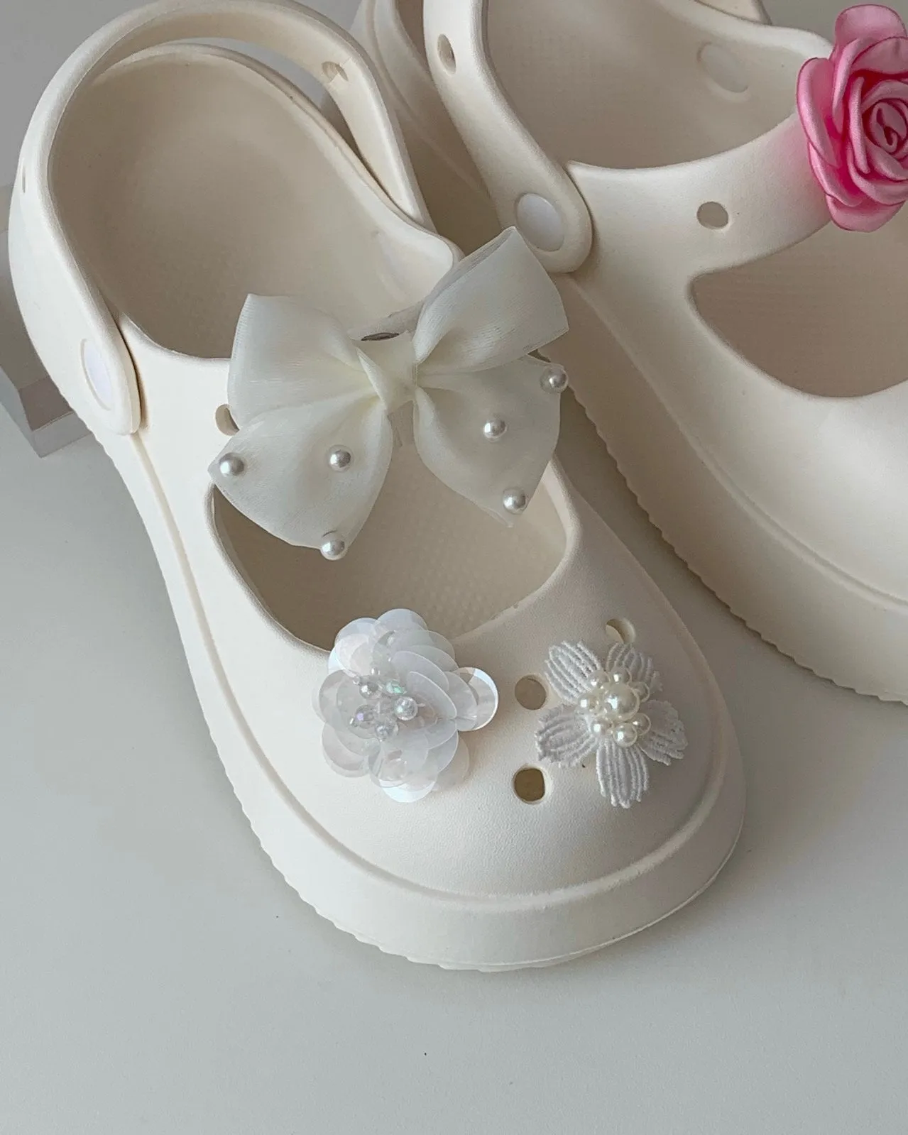 Pearl Bow Sandal Charm (Single Piece)