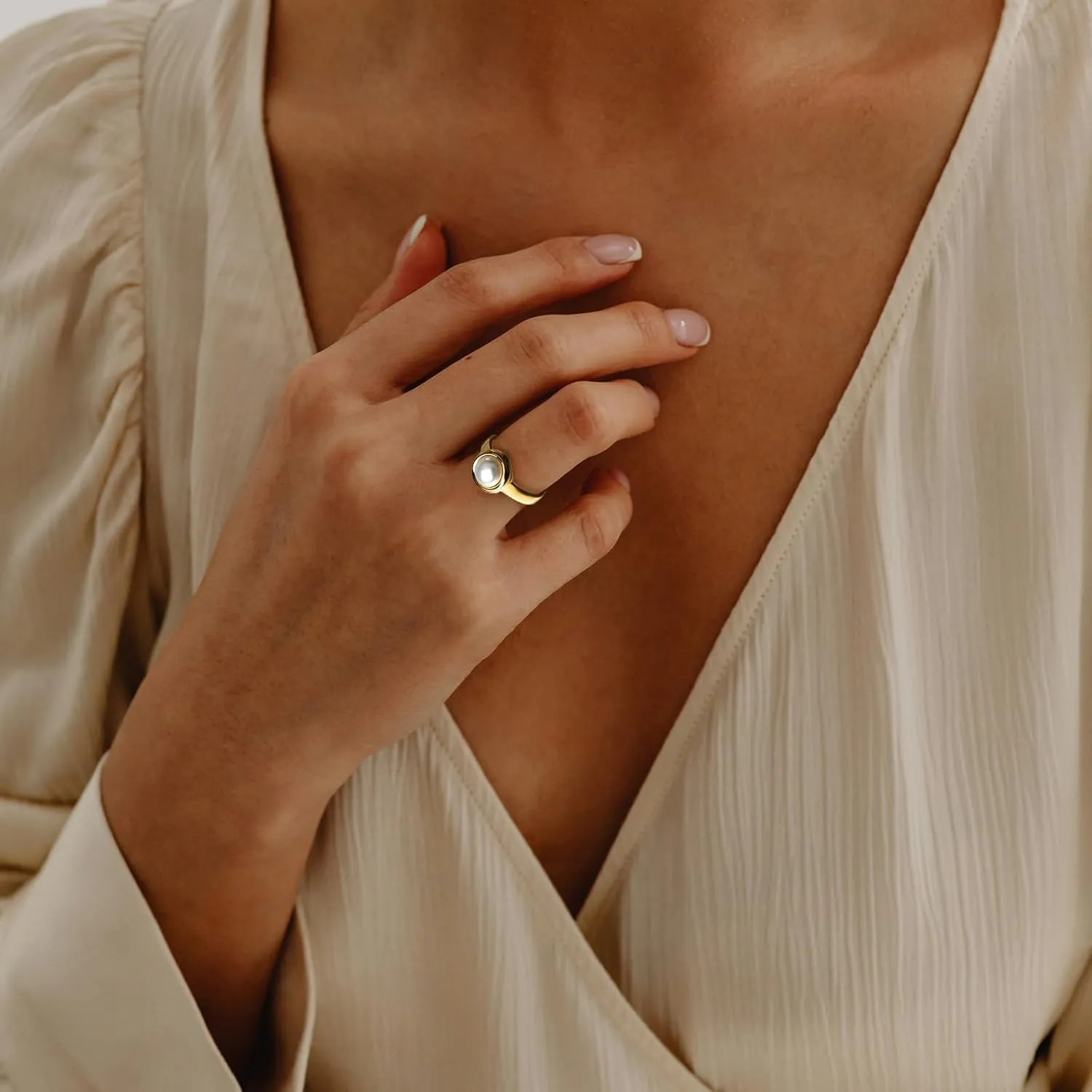 Pearl Ring for Women, 18K Gold Plated Rings for Bride Wedding Engagement Band Birthday Jewelry for Women Fits Sizes 5 to 11
