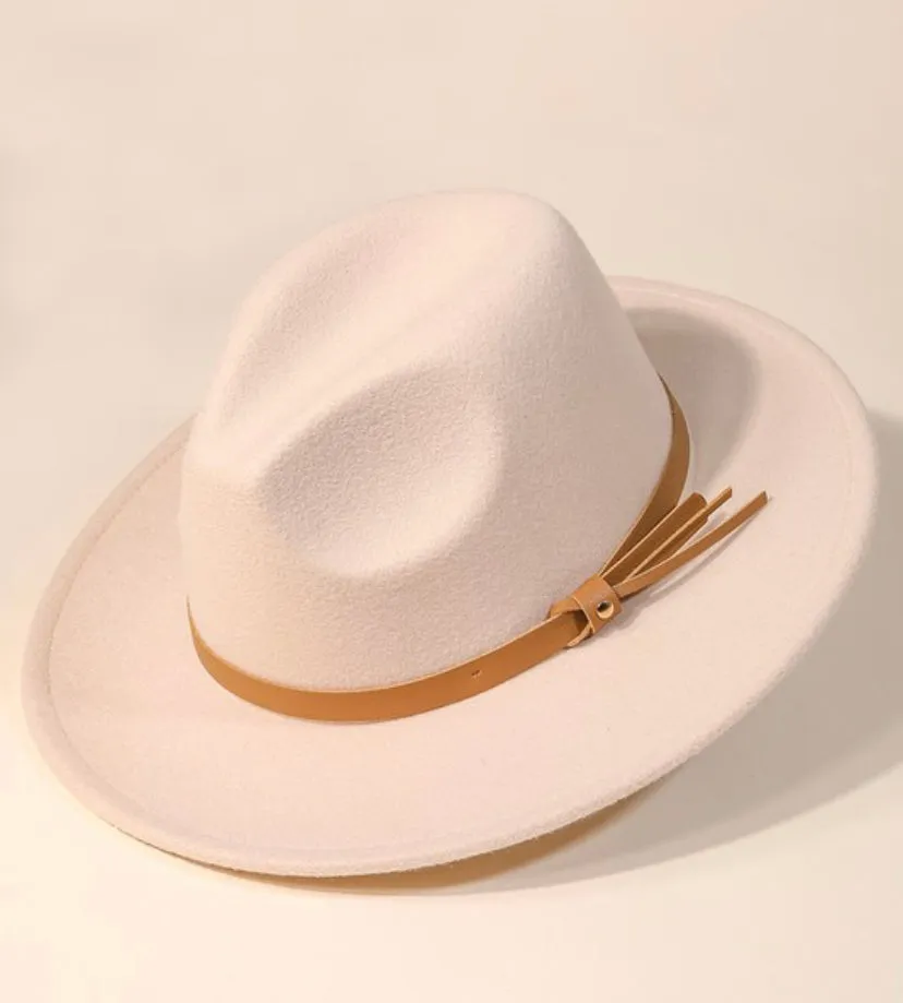 Sparrow Hat in Ivory