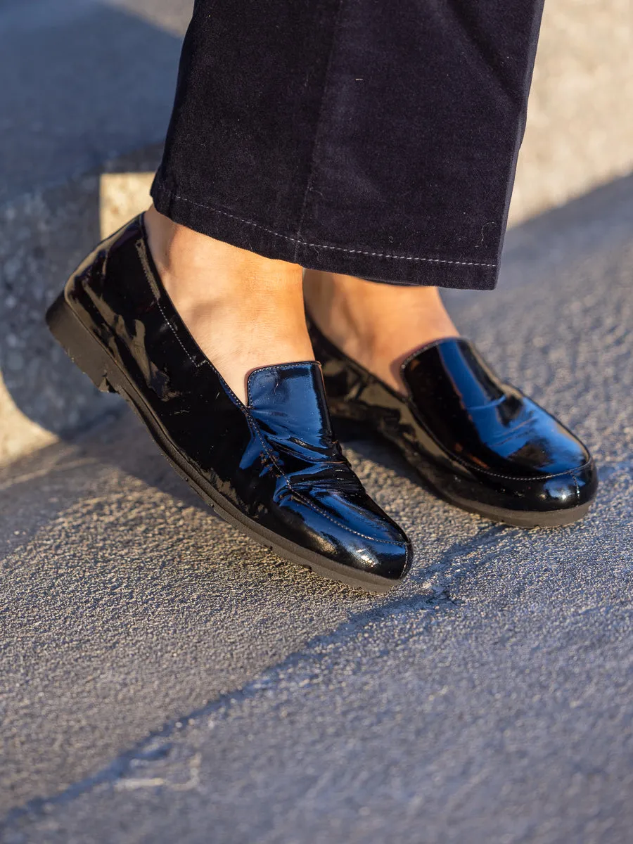 Thierry Rabotin Sort loafer i lakkskinn med strikk bak