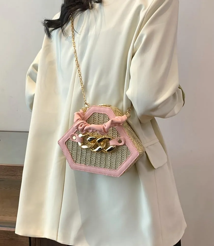 Women Straw Purse Clutch Shoulder Bag Woven Diamond Bag Hobo Crossbody Bag Chic Tote Bag Small Beach Handbag with Chain Strap